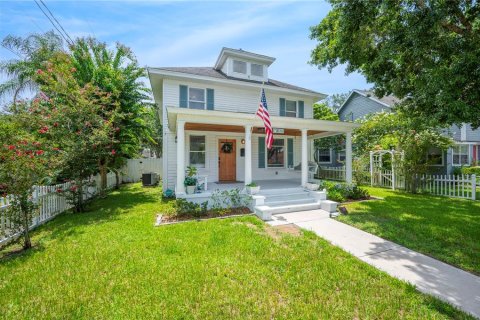 House in Lakeland, Florida 4 bedrooms, 180.69 sq.m. № 1912660 - photo 2