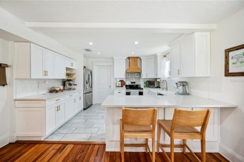 House in Lakeland, Florida 4 bedrooms, 180.69 sq.m. № 1912660 - photo 13
