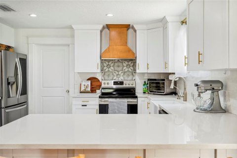 House in Lakeland, Florida 4 bedrooms, 180.69 sq.m. № 1912660 - photo 16