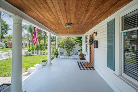 House in Lakeland, Florida 4 bedrooms, 180.69 sq.m. № 1912660 - photo 4