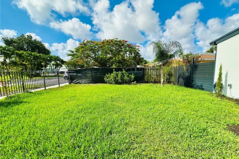 Casa en venta en Fort Lauderdale, Florida, 3 dormitorios, 110.65 m2 № 1798703 - foto 6