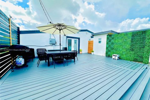 Casa en venta en Fort Lauderdale, Florida, 3 dormitorios, 110.65 m2 № 1798703 - foto 16