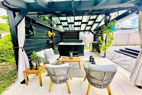 Casa en venta en Fort Lauderdale, Florida, 3 dormitorios, 110.65 m2 № 1798703 - foto 9