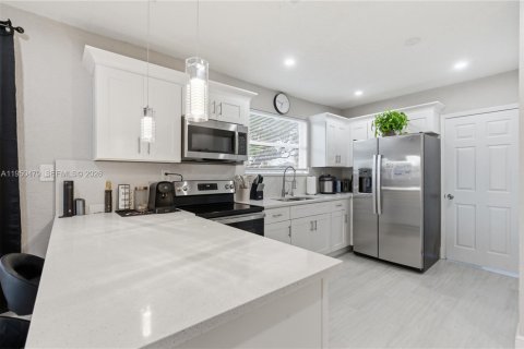 Снять в аренду виллу или дом в Тампа, Флорида 2 спальни, 93.55м2, № 2027815 - фото 9