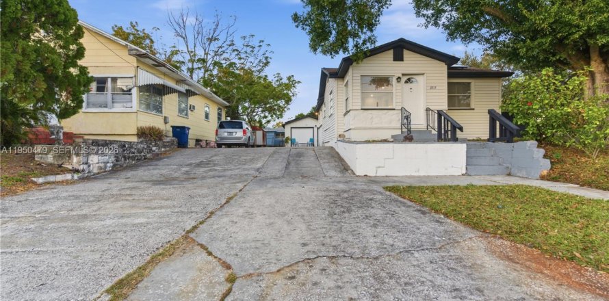 Дом в Тампа, Флорида 2 спальни, 93.55м2 № 2027815