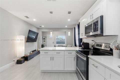 Снять в аренду виллу или дом в Тампа, Флорида 2 спальни, 93.55м2, № 2027815 - фото 12