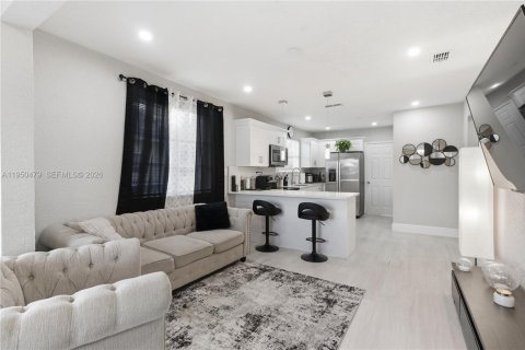 Снять в аренду виллу или дом в Тампа, Флорида 2 спальни, 93.55м2, № 2027815 - фото 5