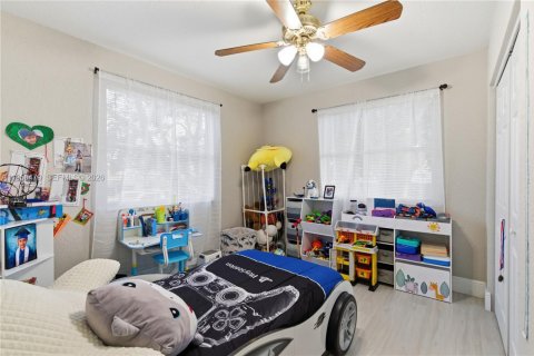 Снять в аренду виллу или дом в Тампа, Флорида 2 спальни, 93.55м2, № 2027815 - фото 14