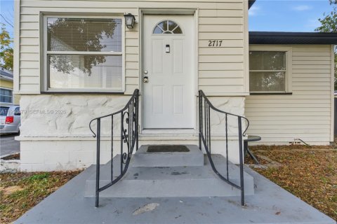 Снять в аренду виллу или дом в Тампа, Флорида 2 спальни, 93.55м2, № 2027815 - фото 3