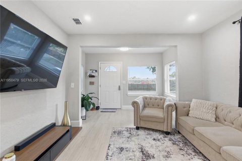 Снять в аренду виллу или дом в Тампа, Флорида 2 спальни, 93.55м2, № 2027815 - фото 7