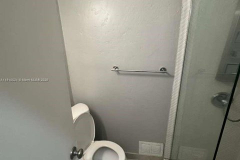 Apartamento en alquiler en Miami Beach, Florida, 17.65 m2 № 1965627 - foto 4