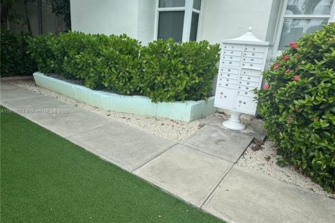 Apartamento en alquiler en Miami Beach, Florida, 17.65 m2 № 1965627 - foto 10