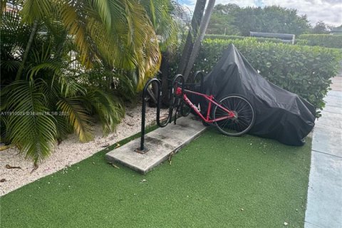 Apartamento en alquiler en Miami Beach, Florida, 17.65 m2 № 1965627 - foto 12