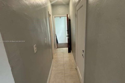 Apartamento en alquiler en Miami Beach, Florida, 17.65 m2 № 1965627 - foto 3