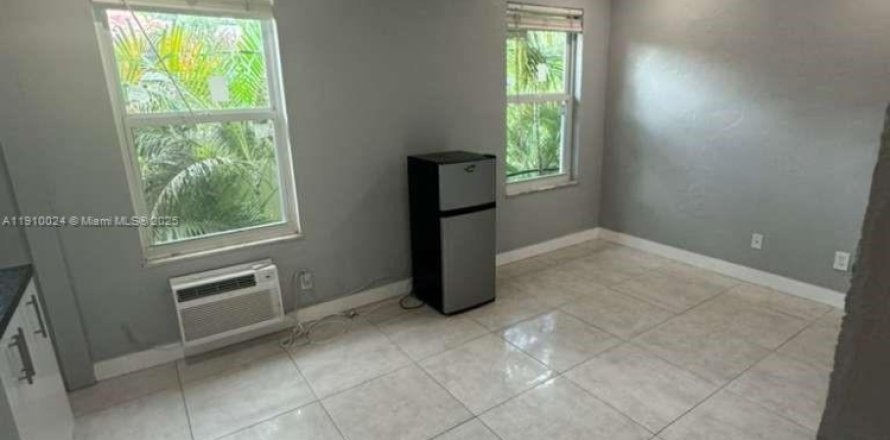 Estudio en Miami Beach, Florida № 1965627