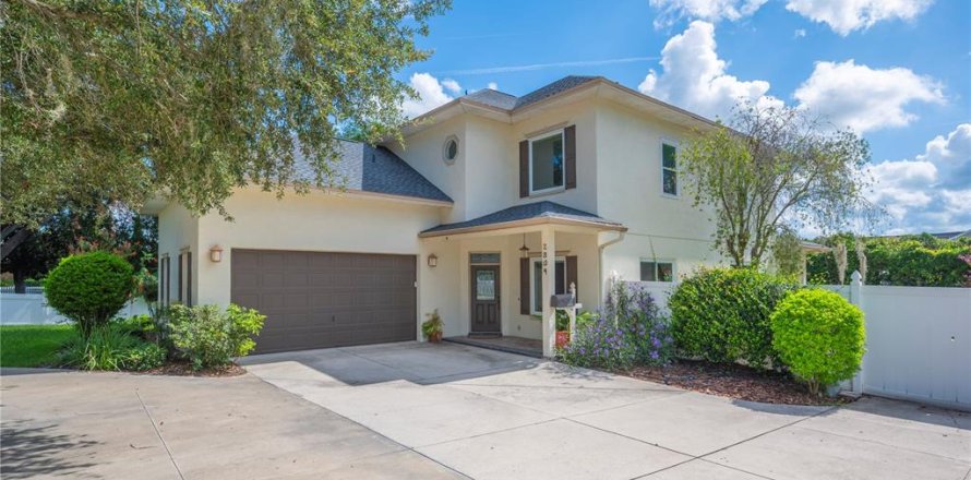 Casa en Lakeland, Florida 3 dormitorios, 285.86 m2 № 1885301