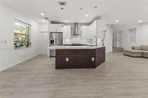 Adosado en venta en Miramar, Florida, 4 dormitorios, 173.63 m2 № 2048700 - foto 8