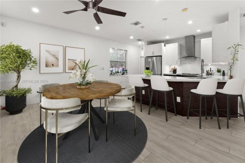 Adosado en venta en Miramar, Florida, 4 dormitorios, 173.63 m2 № 2048700 - foto 4