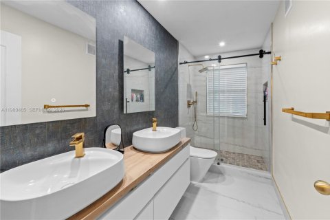 Adosado en venta en Miramar, Florida, 4 dormitorios, 173.63 m2 № 2048700 - foto 25