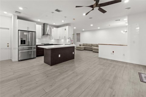 Adosado en venta en Miramar, Florida, 4 dormitorios, 173.63 m2 № 2048700 - foto 10