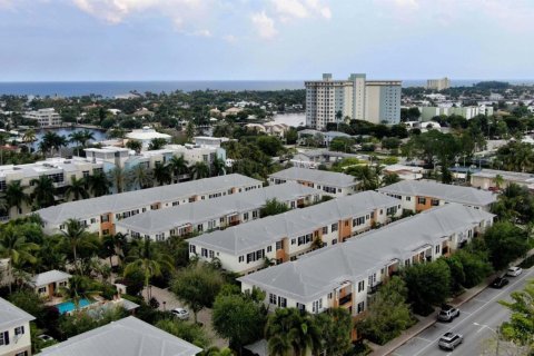 Townhouse in Delray Beach, Florida 3 bedrooms, 174.01 sq.m. № 1119862