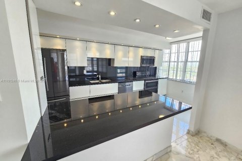 Condo in Aventura, Florida, 2 bedrooms № 1960723