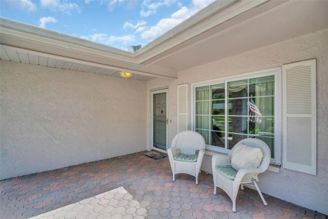 House in Palm Harbor, Florida 2 bedrooms, 142.6 sq.m. № 1721089 - photo 3