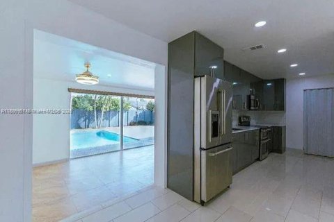 Villa ou maison à louer à Miami, Floride: 3 chambres № 1945179 - photo 10