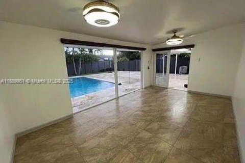 Villa ou maison à louer à Miami, Floride: 3 chambres № 1945179 - photo 12