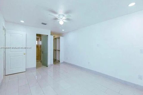 Villa ou maison à louer à Miami, Floride: 3 chambres № 1945179 - photo 7