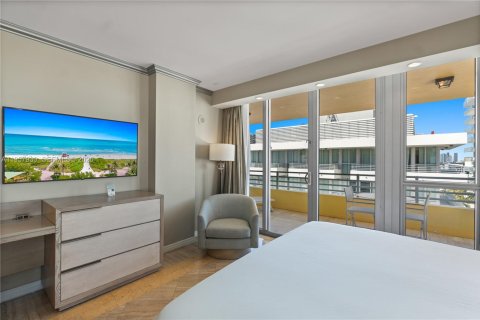 Condo in Miami Beach, Florida  № 2052828 - photo 9