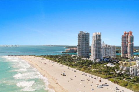 Condo in Miami Beach, Florida  № 2052828 - photo 27