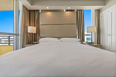 Condo in Miami Beach, Florida  № 2052828 - photo 8