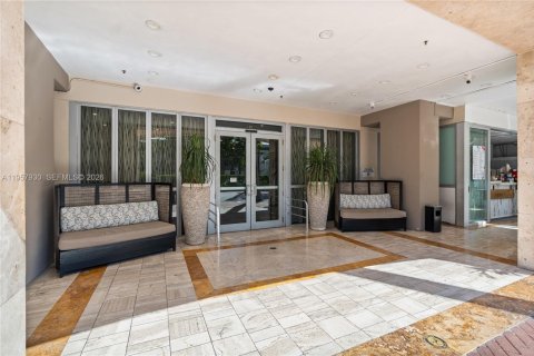 Condo in Miami Beach, Florida  № 2052828 - photo 17