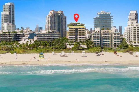 Condo in Miami Beach, Florida  № 2052828 - photo 2