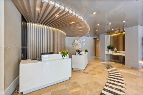 Condo in Miami Beach, Florida  № 2052828 - photo 18