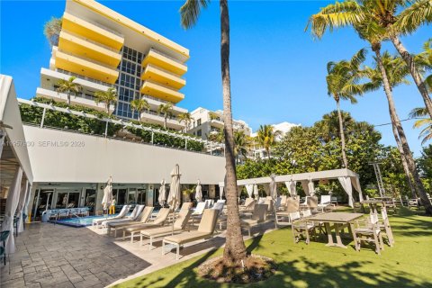 Condo in Miami Beach, Florida  № 2052828 - photo 22