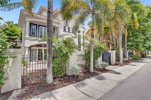 Villa ou maison à vendre à Fort Lauderdale, Floride: 4 chambres, 365.76 m2 № 1728069 - photo 3