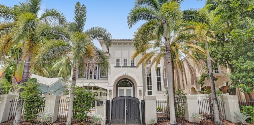 Villa ou maison à Fort Lauderdale, Floride 4 chambres, 365.76 m2 № 1728069