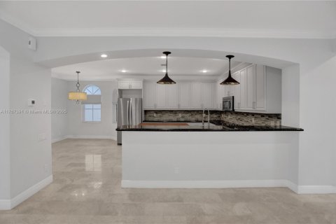 Villa ou maison à vendre à Fort Lauderdale, Floride: 4 chambres, 365.76 m2 № 1728069 - photo 30
