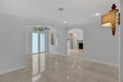 Villa ou maison à vendre à Fort Lauderdale, Floride: 4 chambres, 365.76 m2 № 1728069 - photo 16