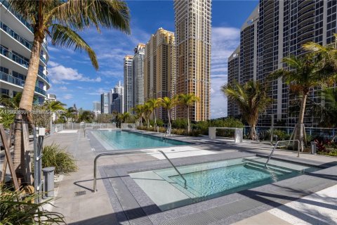 Condo à Sunny Isles Beach, Floride, 2 chambres  № 2080754