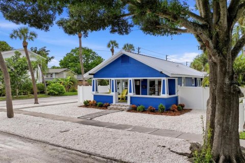 Villa ou maison à Saint Petersburg, Floride 4 chambres, 147.34 m2 № 2349728
