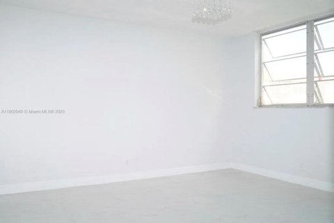 Condominio en venta en Pembroke Pines, Florida, 2 dormitorios, 108.7 m2 № 2077221 - foto 5
