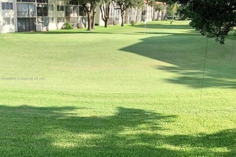 Condominio en venta en Pembroke Pines, Florida, 2 dormitorios, 108.7 m2 № 2077221 - foto 17