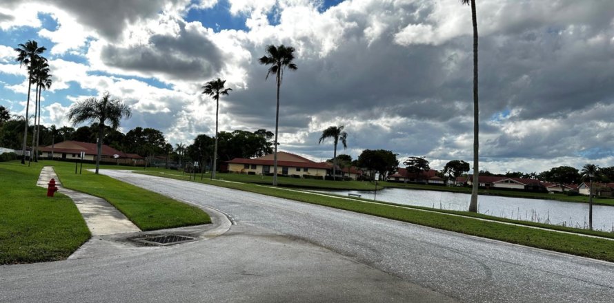 Townhouse in West Palm Beach, Florida 2 bedrooms, 106.09 sq.m. № 959491