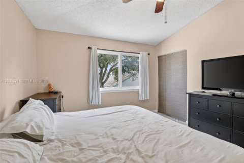 Touwnhouse à vendre à Dania Beach, Floride: 2 chambres, 103.12 m2 № 2066666 - photo 16