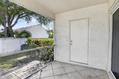 Touwnhouse à vendre à Dania Beach, Floride: 2 chambres, 103.12 m2 № 2066666 - photo 29