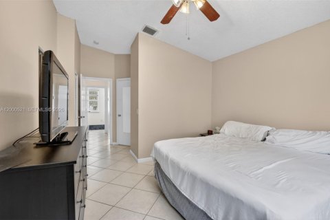 Touwnhouse à vendre à Dania Beach, Floride: 2 chambres, 103.12 m2 № 2066666 - photo 17