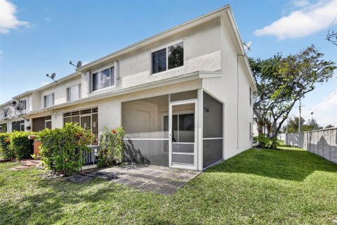 Touwnhouse à vendre à Dania Beach, Floride: 2 chambres, 103.12 m2 № 2066666 - photo 30